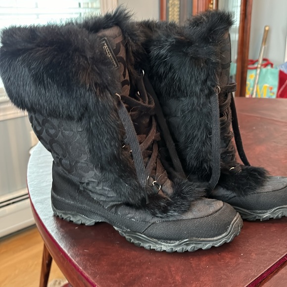 COACH Boots, size 8 1/2to 9. Fur lined - Picture 2 of 4